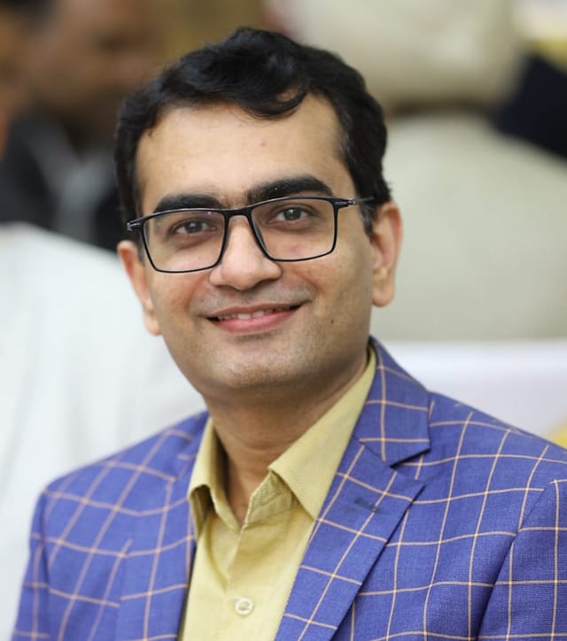 Dr. Rishi Agarwal (MBBS, MS, DNB)